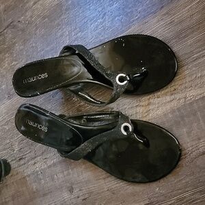 Used Maurices kitten heel black sandal s9